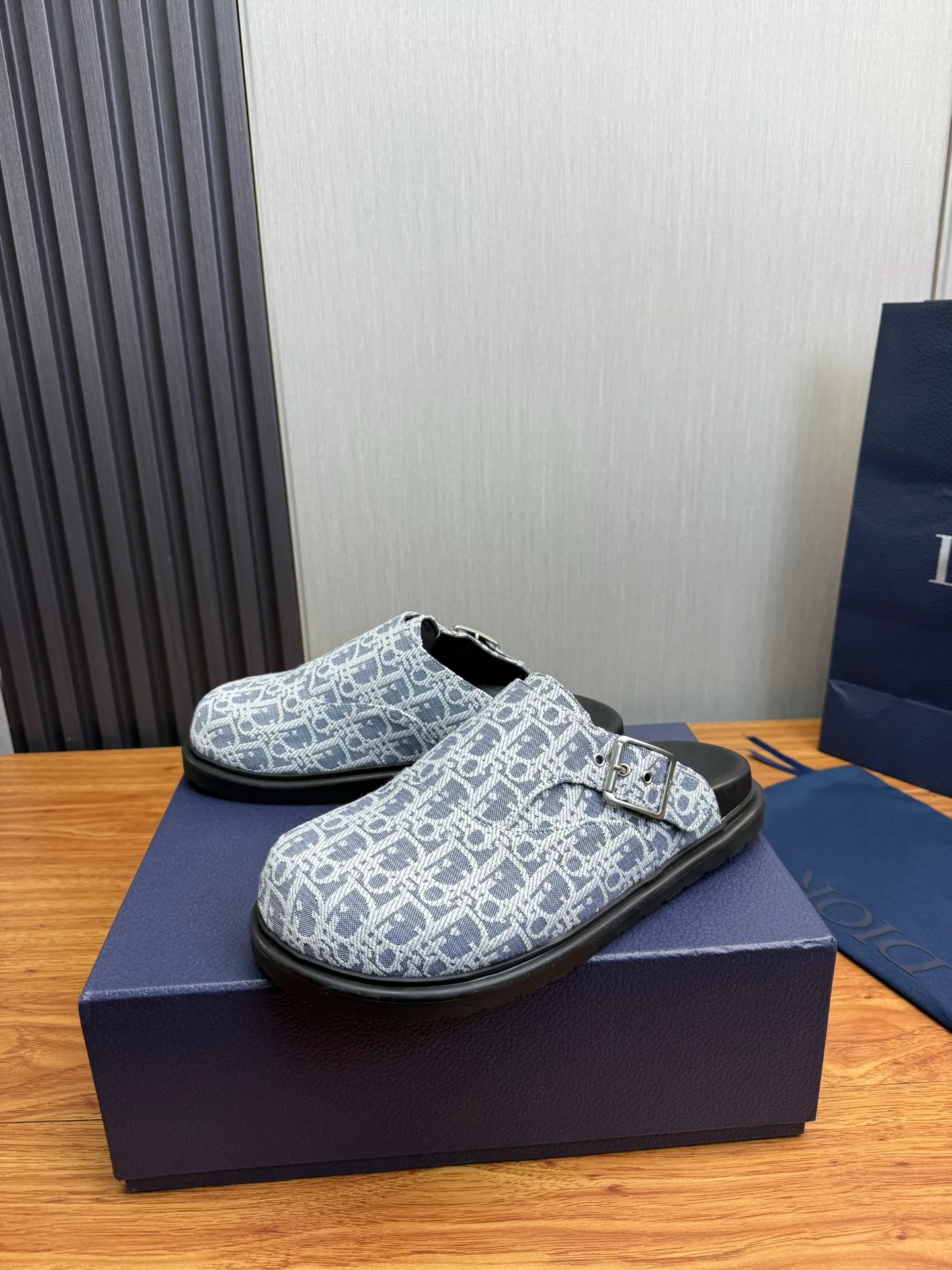 Men's men's shoes 420💰 Dior. Men's slippers🩴Official website 1:1 production 38-45 yards 45 46 🉑️Customized original material shipped✅